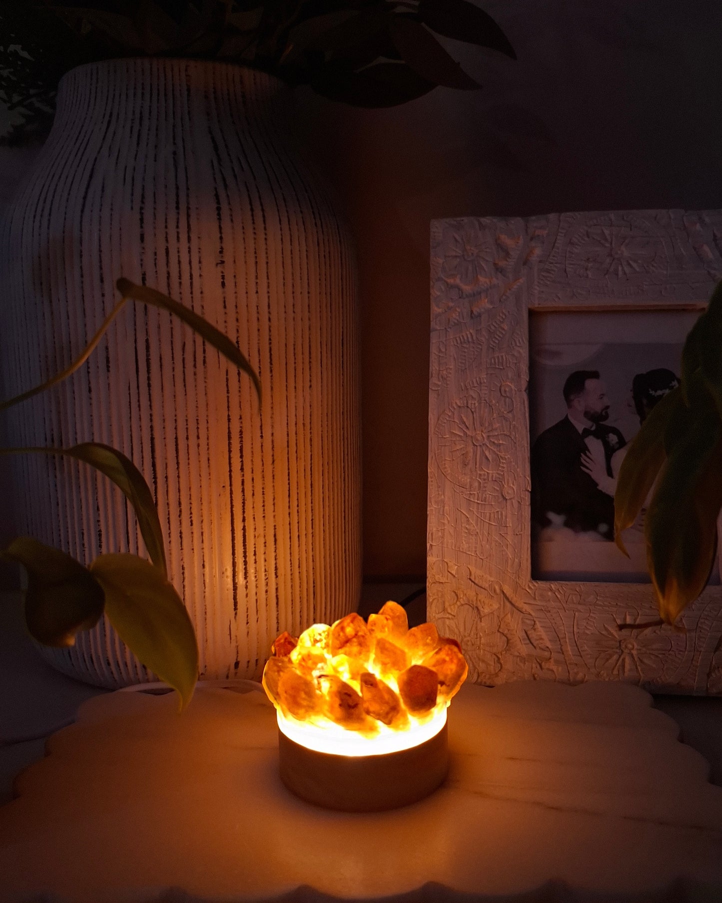 zThe Citrine Crystal Cluster Accent Lamp