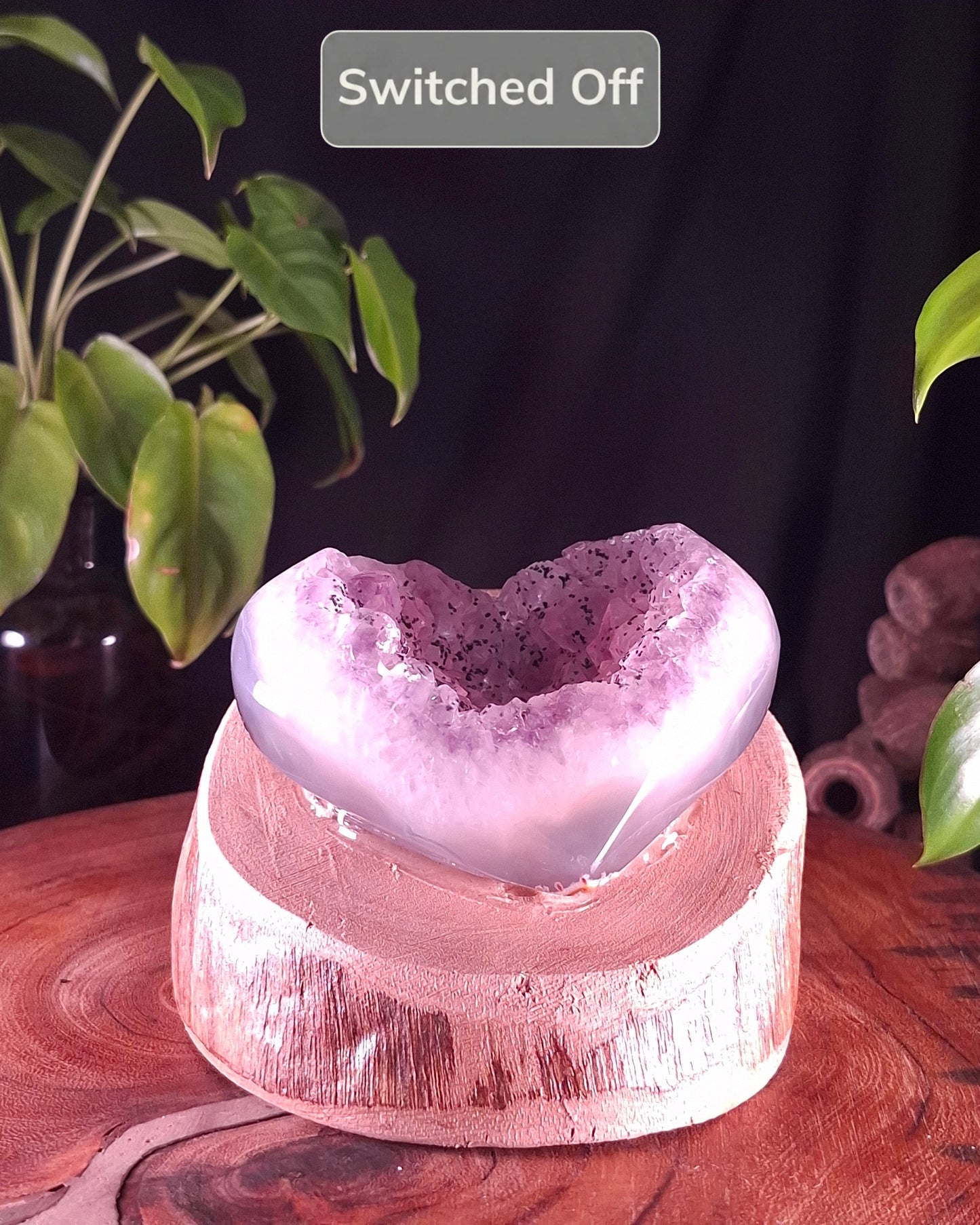 The Cyclone Fina Amethyst Heart Accent Lamp
