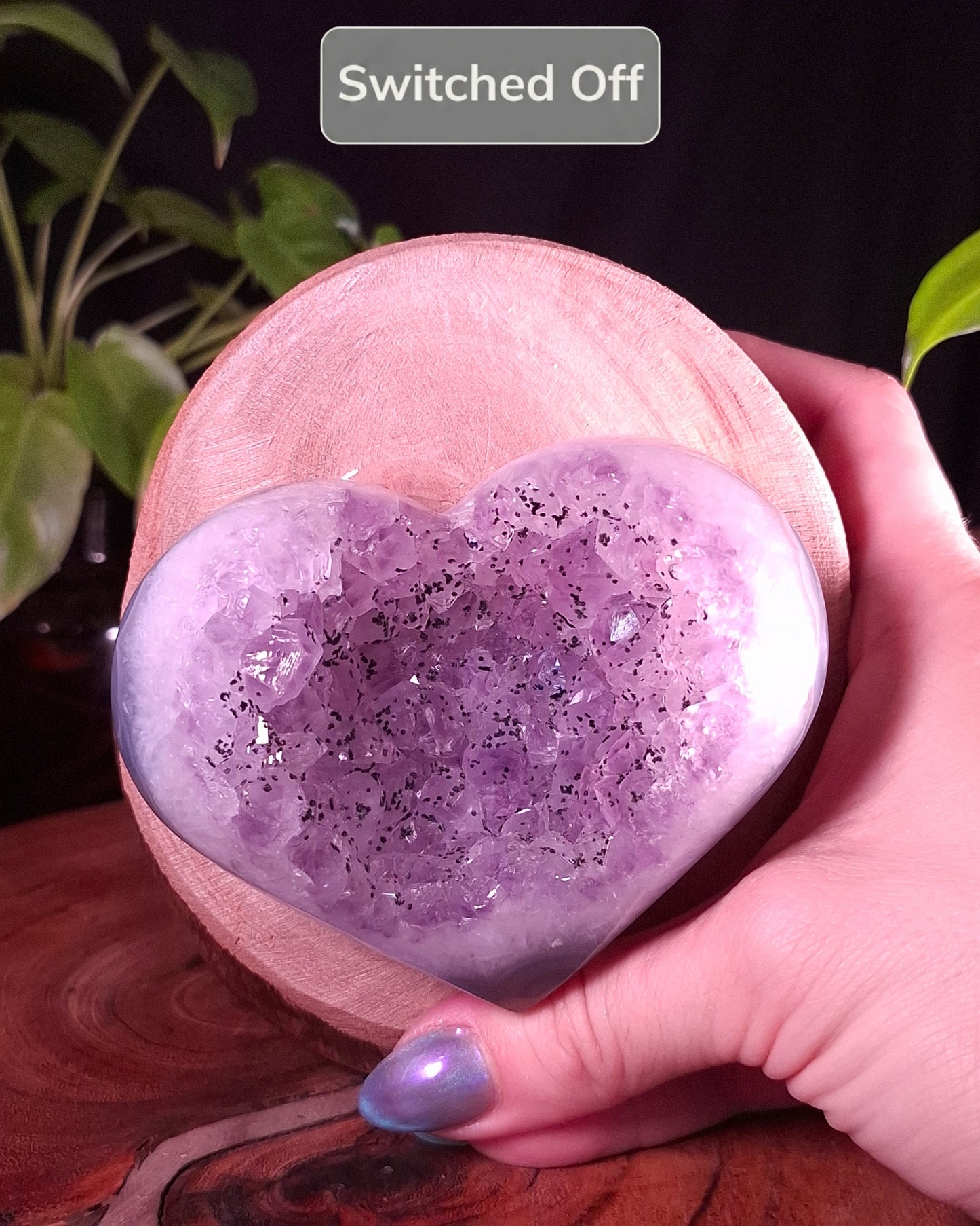 The Cyclone Fina Amethyst Heart Accent Lamp