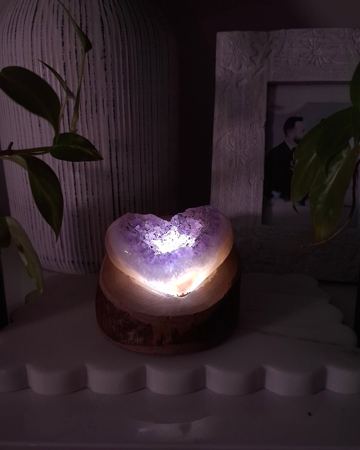 The Cyclone Fina Amethyst Heart Accent Lamp
