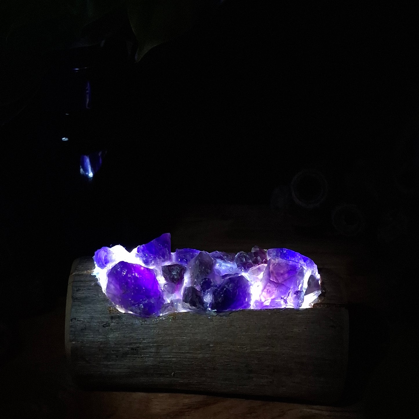 The Sovereign Amethyst Log Lamp – Authentic Cyclone Fina Timber