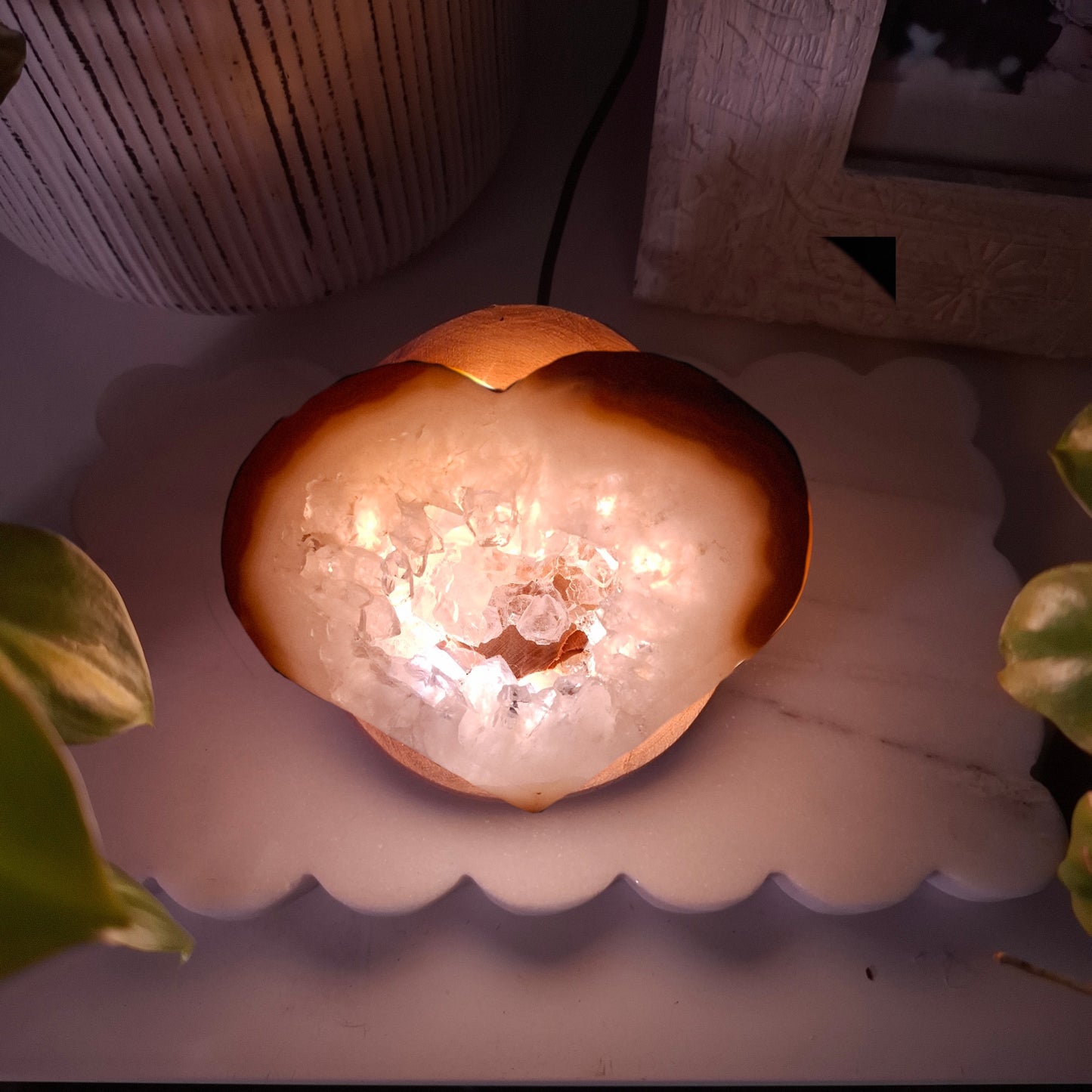 The Cyclone Fina Agate Heart Accent Lamp