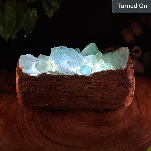 The Humpty Doo Earth & Seafoam Fluorite Lamp