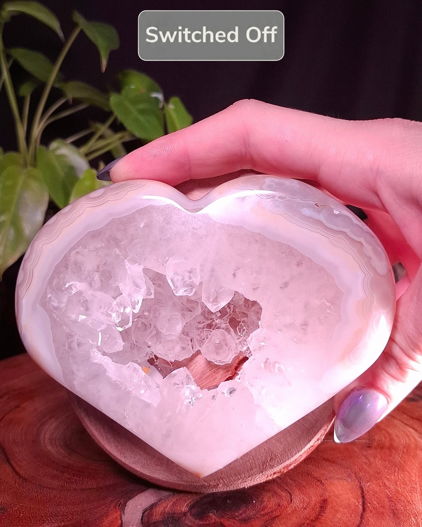 The Cyclone Fina Agate Heart Accent Lamp