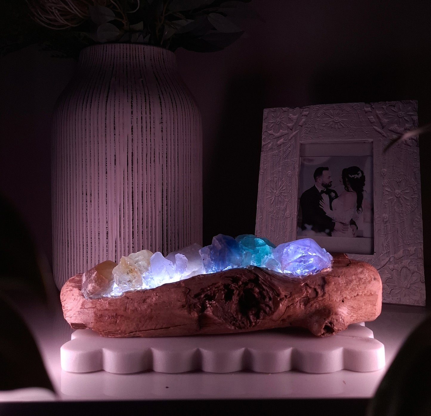 The Mindil Driftwood Grand Rainbow Lamp